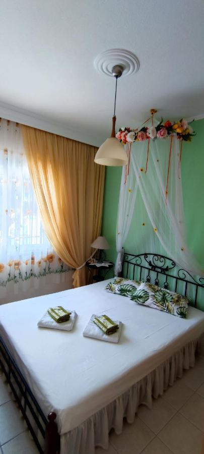 Sunflower Apartment Néa Péramos エクステリア 写真