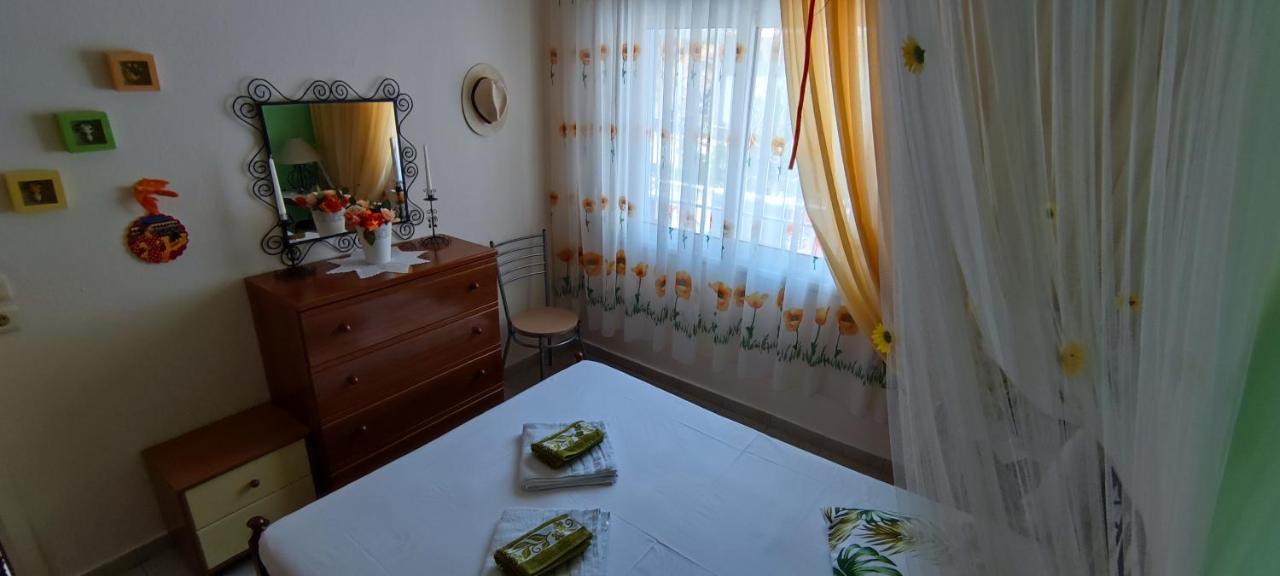 Sunflower Apartment Néa Péramos エクステリア 写真